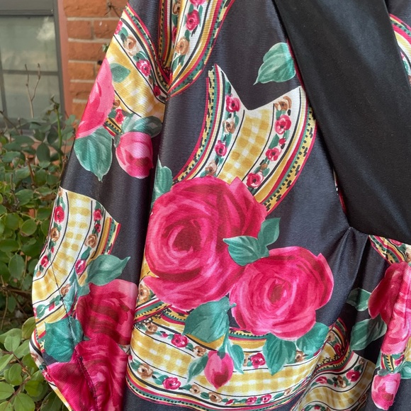 Featherbed • Vtg • 1960’s • Floral • Satin • Black/Red • Large •Kaftan Nightgown